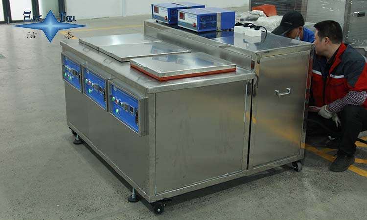 超聲波清洗機在航空航天行業的應用，如何清洗航空發動機零部件？