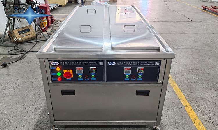 超聲波清洗機(jī)的機(jī)油選擇：類(lèi)型、特性與應(yīng)用指南